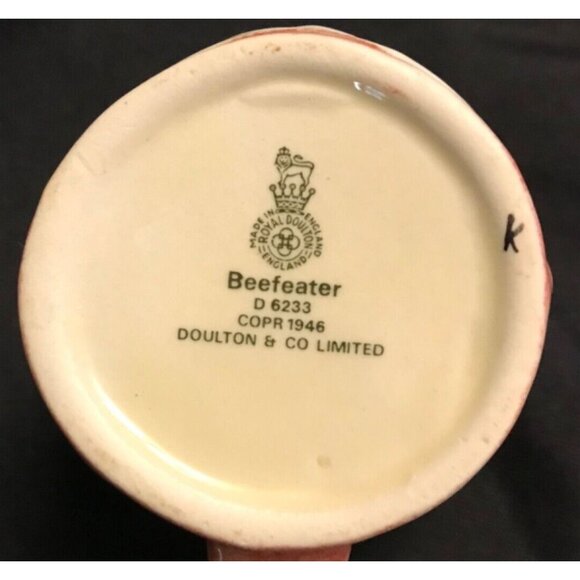 Vintage Royal Doulton Beefeater D6233 Toby Jug Mug Ceramic Figurine 3" Tall - Picture 5 of 7